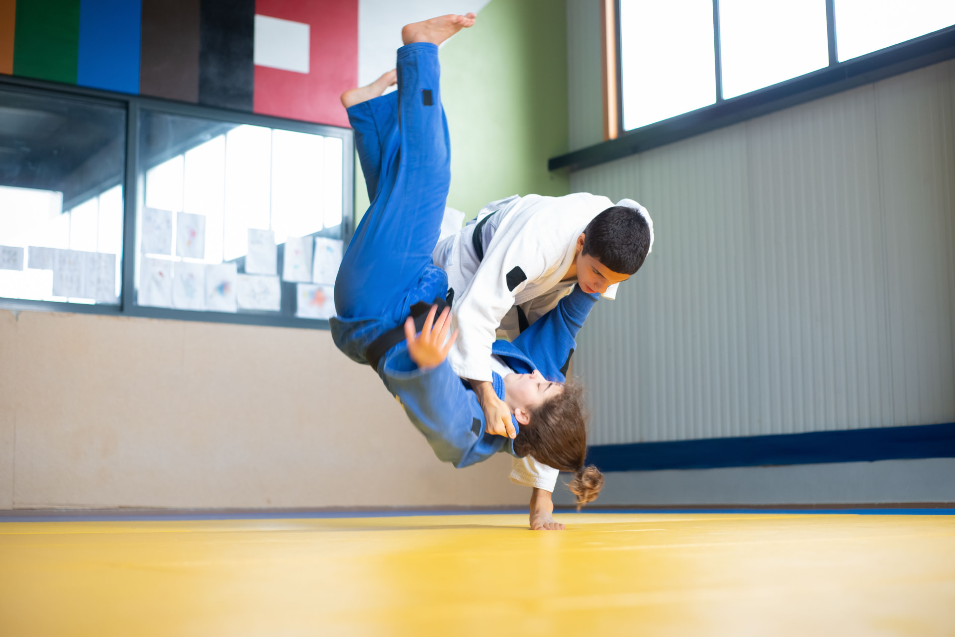 Proiezione di judo sul tatami